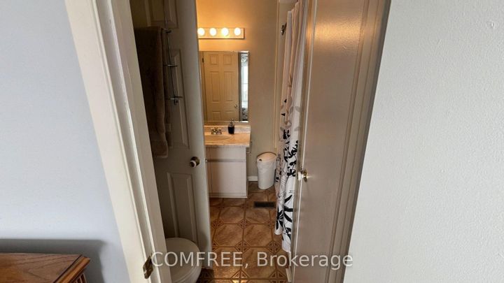 Photo 8 at 56 Fieldgate Drive, Nepean (Knollsbrook), Ottawa