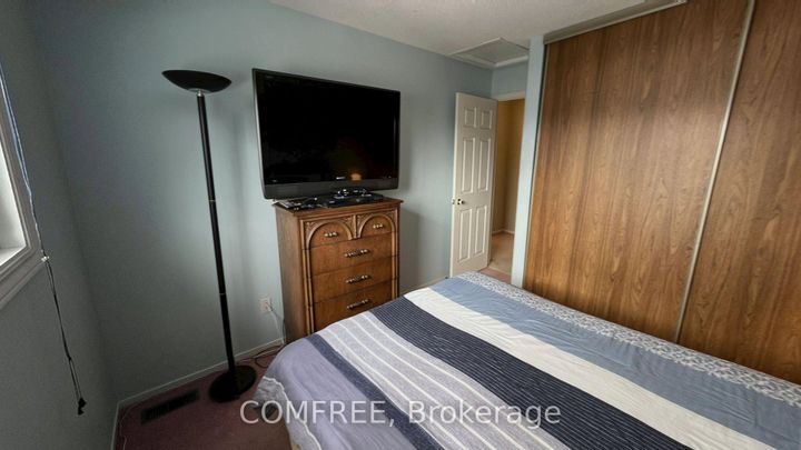 Photo 10 at 56 Fieldgate Drive, Nepean (Knollsbrook), Ottawa