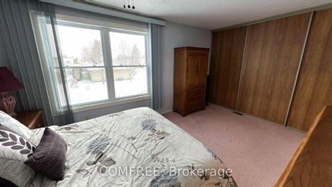 Photo 7 at 56 Fieldgate Drive, Nepean (Knollsbrook), Ottawa