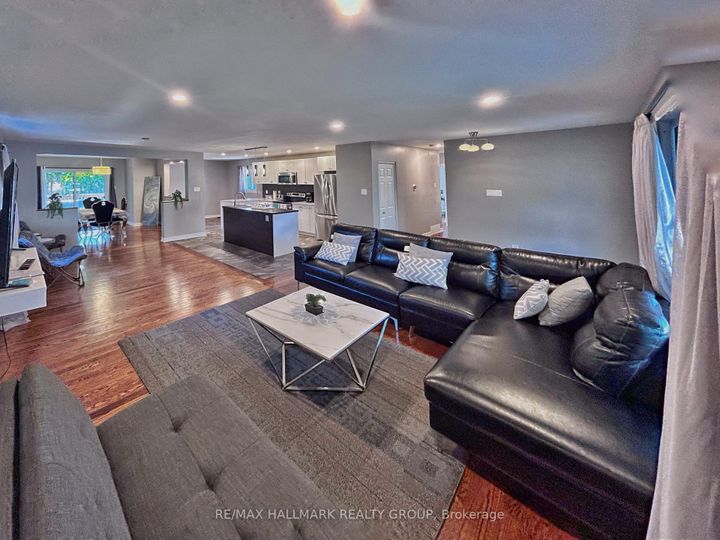 Photo 2 at 18 Forest Park Avenue, Nepean (City View/Skyline/Fisher Heights/Parkwood Hills), Ottawa