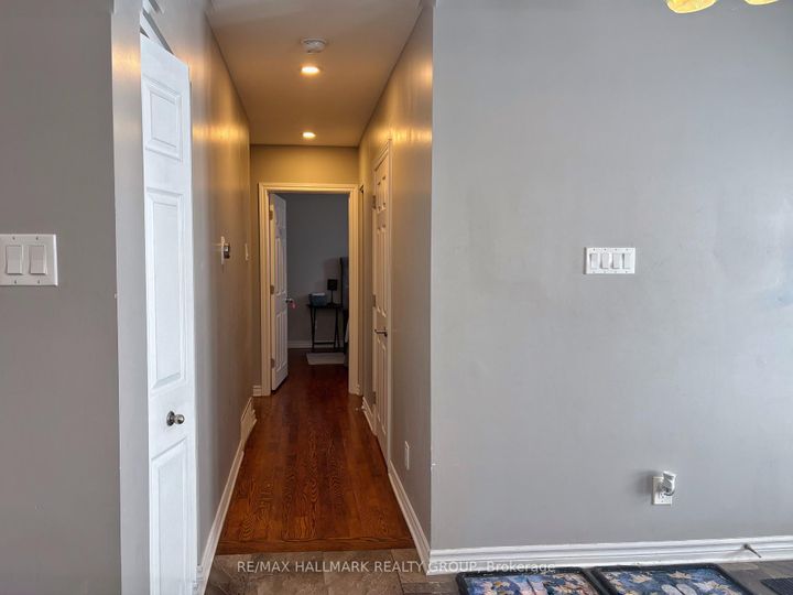 Photo 11 at 18 Forest Park Avenue, Nepean (City View/Skyline/Fisher Heights/Parkwood Hills), Ottawa