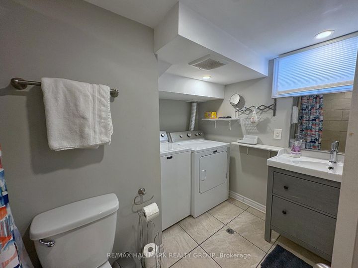 Photo 31 at 18 Forest Park Avenue, Nepean (City View/Skyline/Fisher Heights/Parkwood Hills), Ottawa