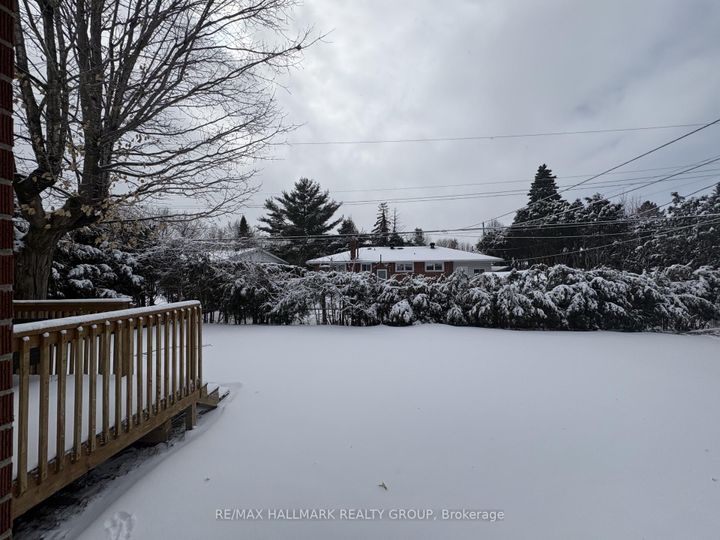 Photo 33 at 18 Forest Park Avenue, Nepean (City View/Skyline/Fisher Heights/Parkwood Hills), Ottawa
