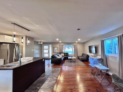 Photo 6 at 18 Forest Park Avenue, Nepean (City View/Skyline/Fisher Heights/Parkwood Hills), Ottawa