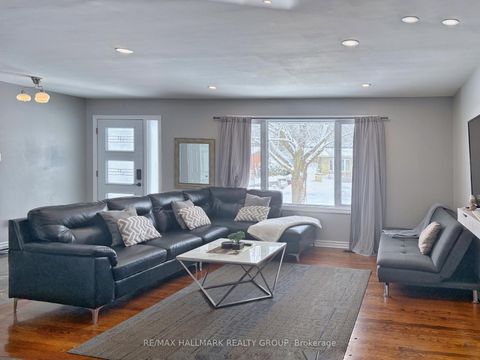 Photo 10 at 18 Forest Park Avenue, Nepean (City View/Skyline/Fisher Heights/Parkwood Hills), Ottawa