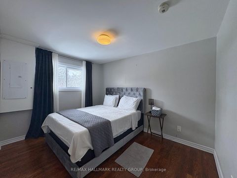 Photo 13 at 18 Forest Park Avenue, Nepean (City View/Skyline/Fisher Heights/Parkwood Hills), Ottawa