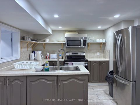 Photo 25 at 18 Forest Park Avenue, Nepean (City View/Skyline/Fisher Heights/Parkwood Hills), Ottawa