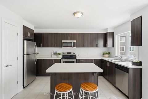 Photo 5 at 145 Gelderland Private, Emerald Meadows/Trailwest, Kanata