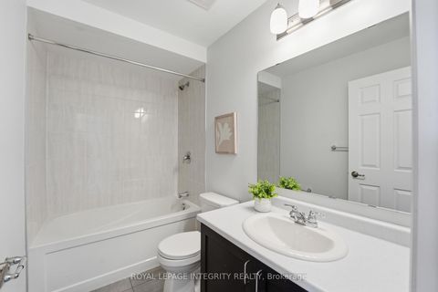 Photo 13 at 145 Gelderland Private, Emerald Meadows/Trailwest, Kanata