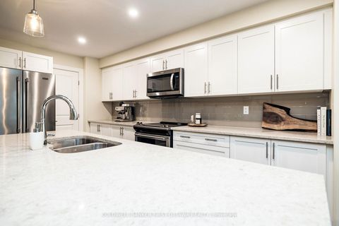 Photo 11 at 211 PURCHASE Crescent, Stittsville (South), Stittsville