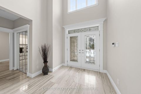 Photo 3 at 6373 Radisson Way, Hiawatha Park/Convent Glen, Orleans