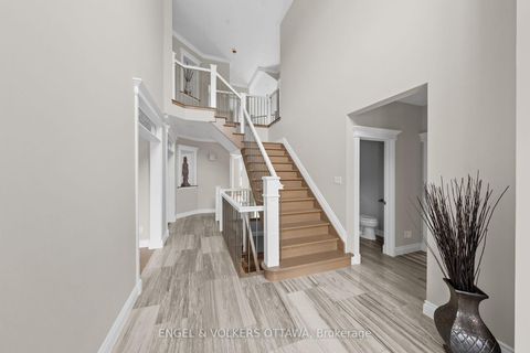 Photo 4 at 6373 Radisson Way, Hiawatha Park/Convent Glen, Orleans