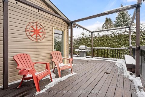 Photo 32 at 6068 MEADOWGLEN Drive, Chapel Hill, Orleans