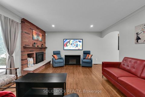 Photo 6 at 28 Carbrooke Street, Glencairn/Hazeldean, Kanata