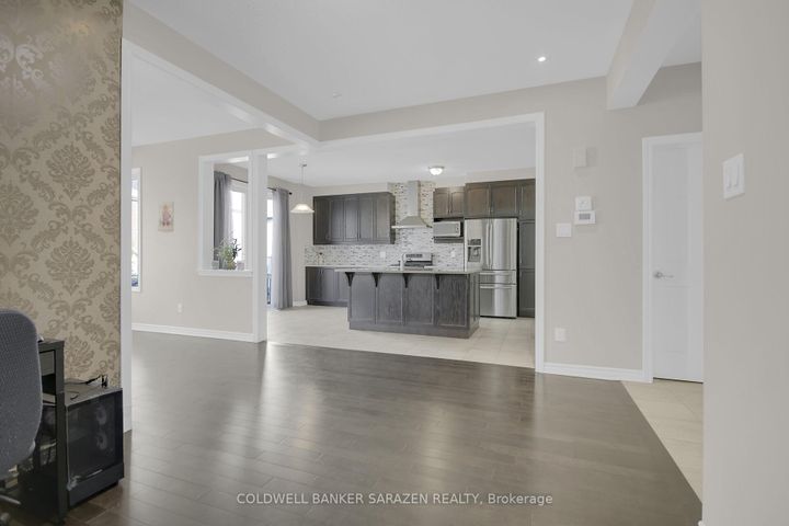 Photo 4 at 906 Whimbrel Way, Nepean (Half Moon Bay), Ottawa