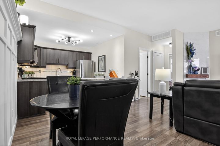 Photo 8 at B - 135 Harthill Way, Nepean (Heritage Park), Ottawa