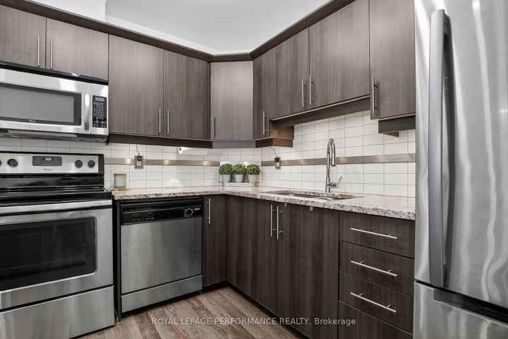 Photo 12 at B - 135 Harthill Way, Nepean (Heritage Park), Ottawa