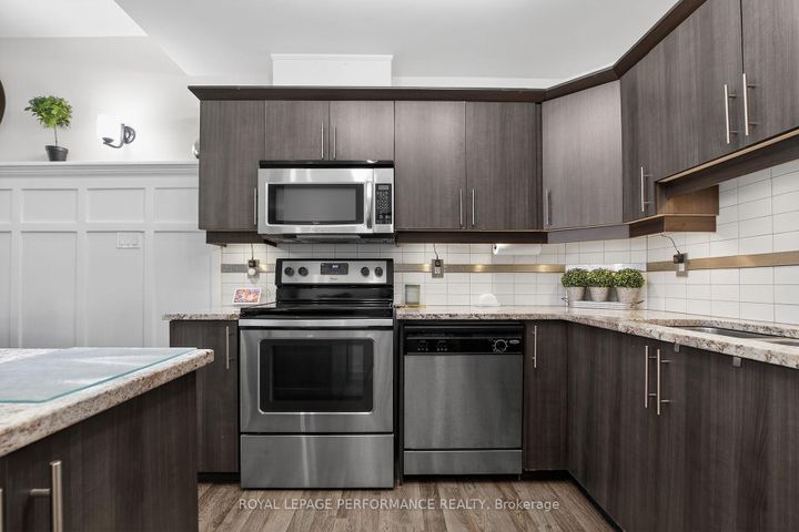 Photo 13 at B - 135 Harthill Way, Nepean (Heritage Park), Ottawa