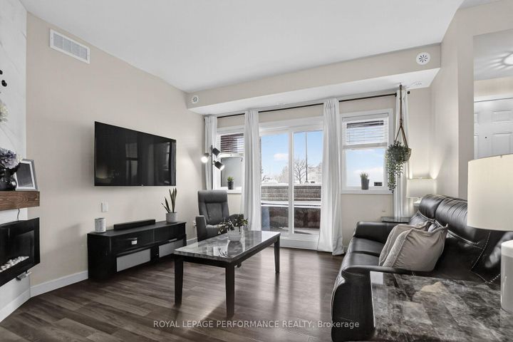 Photo 17 at B - 135 Harthill Way, Nepean (Heritage Park), Ottawa