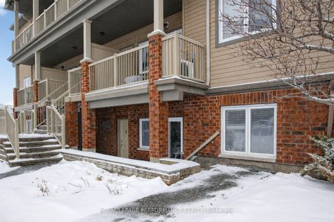 Photo 2 at B - 135 Harthill Way, Nepean (Heritage Park), Ottawa