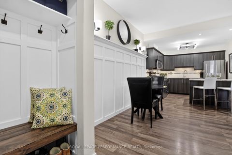 Photo 4 at B - 135 Harthill Way, Nepean (Heritage Park), Ottawa