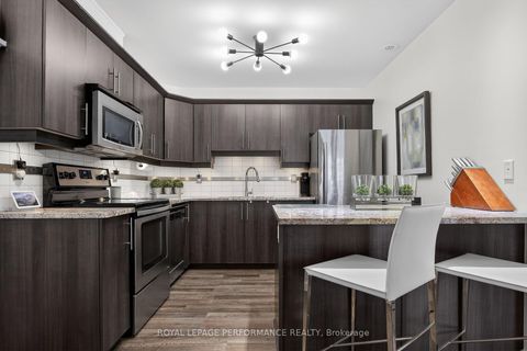 Photo 9 at B - 135 Harthill Way, Nepean (Heritage Park), Ottawa