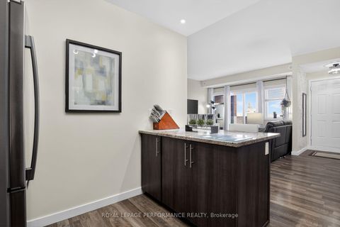 Photo 14 at B - 135 Harthill Way, Nepean (Heritage Park), Ottawa