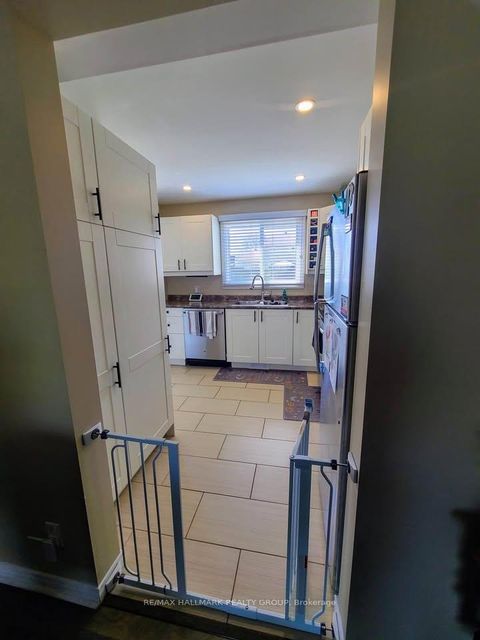 Photo 4 at 119 Teal Crescent, Chatelaine Village, Orleans