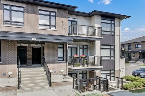 Photo 1 at H - 300 Tulum Crescent, Emerald Meadows/Trailwest, Kanata