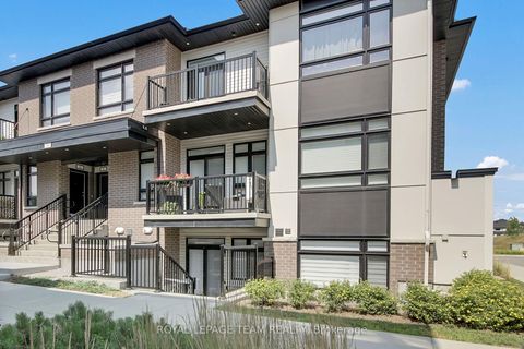 Photo 2 at H - 300 Tulum Crescent, Emerald Meadows/Trailwest, Kanata