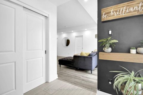 Photo 4 at H - 300 Tulum Crescent, Emerald Meadows/Trailwest, Kanata