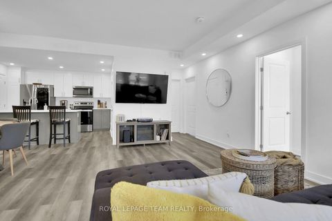 Photo 11 at H - 300 Tulum Crescent, Emerald Meadows/Trailwest, Kanata