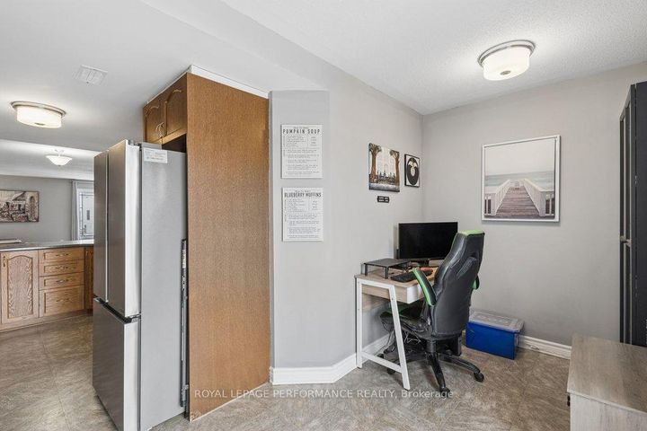 Photo 13 at B - 616 Chapman Mills Drive, Nepean (Strandherd), Ottawa