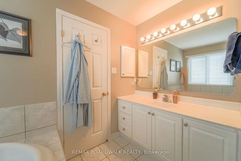 Photo 25 at 170 Bridlewood Drive, Bridlewood, Kanata