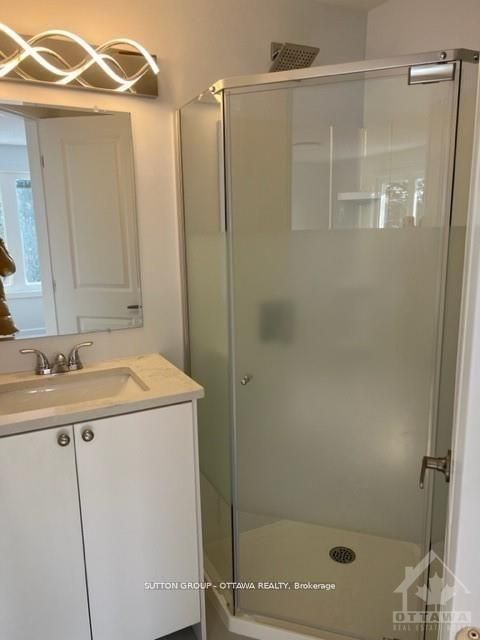 Photo 11 at 178 Mcclellan Road, Nepean (Sheahan Estates/Trend Village), Ottawa