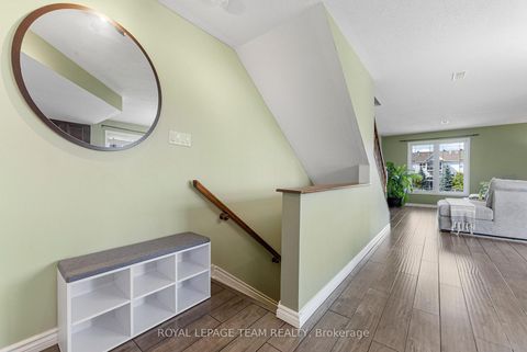 Photo 2 at 368 Crownridge Drive, Emerald Meadows/Trailwest, Kanata