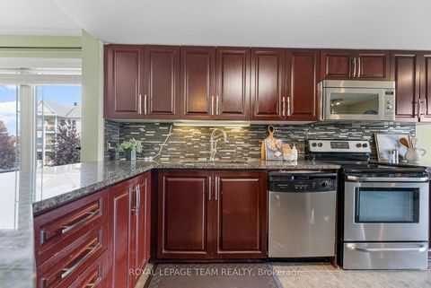 Photo 11 at 368 Crownridge Drive, Emerald Meadows/Trailwest, Kanata