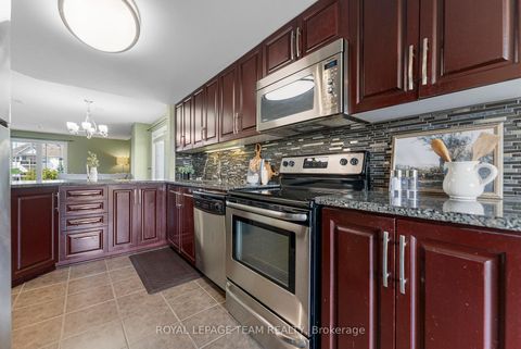 Photo 12 at 368 Crownridge Drive, Emerald Meadows/Trailwest, Kanata