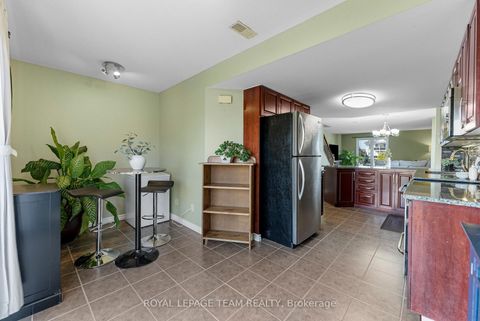 Photo 14 at 368 Crownridge Drive, Emerald Meadows/Trailwest, Kanata