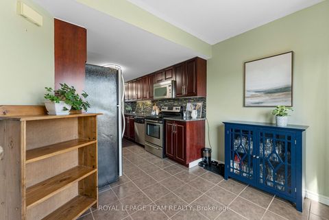 Photo 15 at 368 Crownridge Drive, Emerald Meadows/Trailwest, Kanata