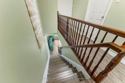 Photo 18 at 368 Crownridge Drive, Emerald Meadows/Trailwest, Kanata