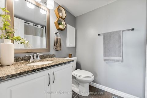 Photo 24 at 368 Crownridge Drive, Emerald Meadows/Trailwest, Kanata