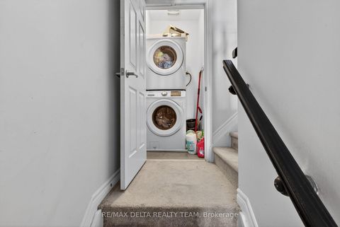 Photo 3 at 94 FEATHERTOP Lane, Emerald Meadows/Trailwest, Kanata