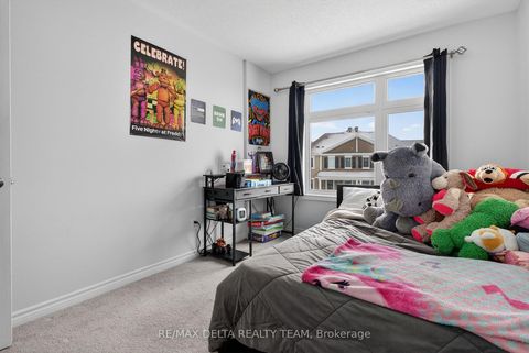 Photo 7 at 94 FEATHERTOP Lane, Emerald Meadows/Trailwest, Kanata