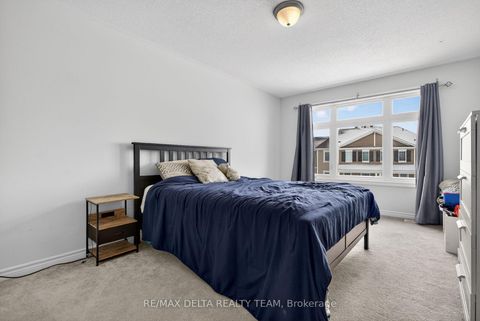 Photo 9 at 94 FEATHERTOP Lane, Emerald Meadows/Trailwest, Kanata