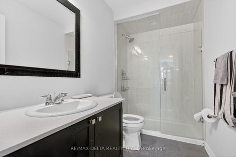 Photo 10 at 94 FEATHERTOP Lane, Emerald Meadows/Trailwest, Kanata