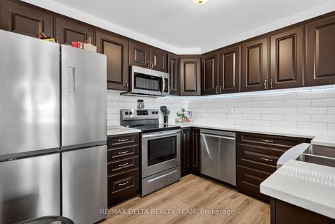 Photo 17 at 94 FEATHERTOP Lane, Emerald Meadows/Trailwest, Kanata