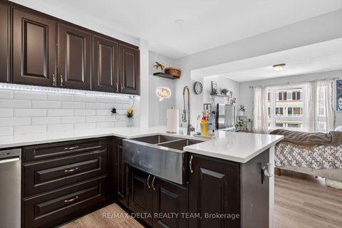 Photo 18 at 94 FEATHERTOP Lane, Emerald Meadows/Trailwest, Kanata