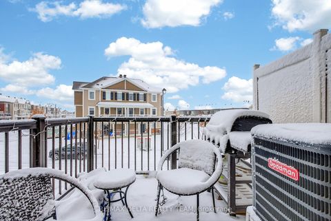 Photo 21 at 94 FEATHERTOP Lane, Emerald Meadows/Trailwest, Kanata