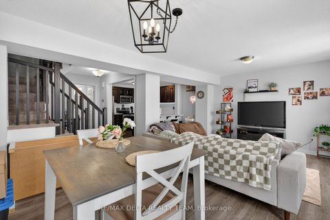 Photo 24 at 94 FEATHERTOP Lane, Emerald Meadows/Trailwest, Kanata